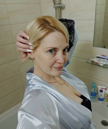 У меня есть все, чтобы сделать твои самые сокровенные фантазии реальностью. Возможности, которые я предлагаю, безграничны: от классического секса и орального удовольствия до экспериментов с ролевыми играми и фетишем. Мои услуги – высококлассные, а отзывы моих довольных клиентов говорят сами за себя. 🌟💋
Привлекательные фото в моем портфолио покажут, как я выгляжу – стройная, соблазнительная и сексуальная. Кроме внешности, я обладаю интеллектом и чарующей личностью, которая непременно завладеет твоим сердцем.
Расслабляющая атмосфера, доверие и конфиденциальность – залоги моей работы. Я готова сделать все, чтобы ты почувствовал себя особенным и удовлетворенным.
Так что, если ты желаешь провести незабываемое время с прекрасной леди, не стесняйся написать мне. Я тебя жду! 🌹✨ Зоя